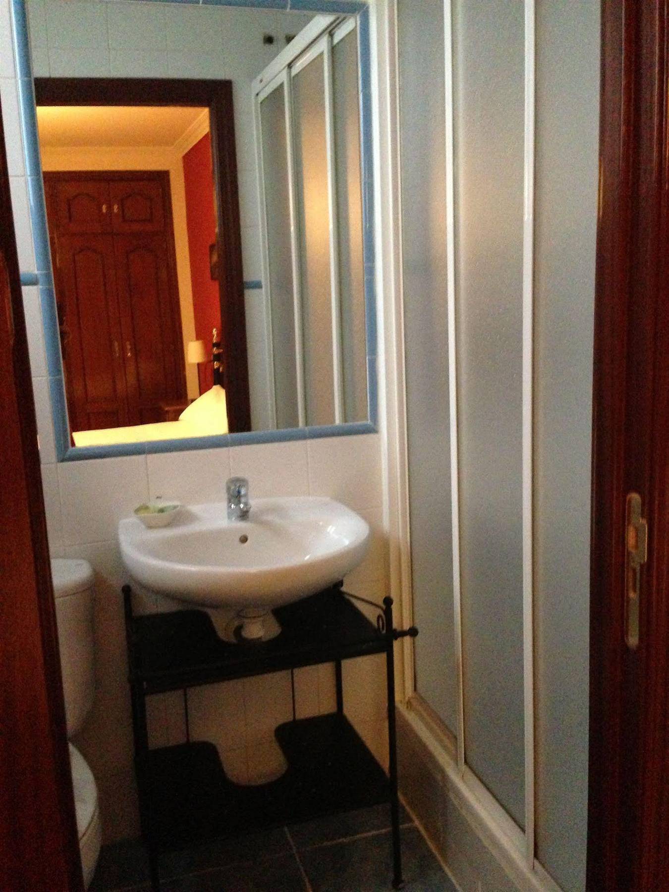 Hostal La Estrella Мадрид Екстериор снимка