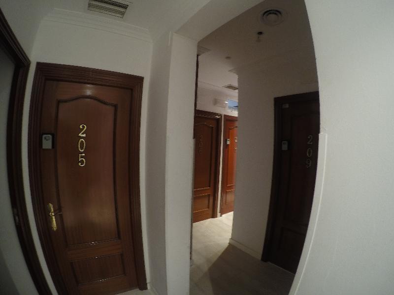 Hostal La Estrella Мадрид Екстериор снимка