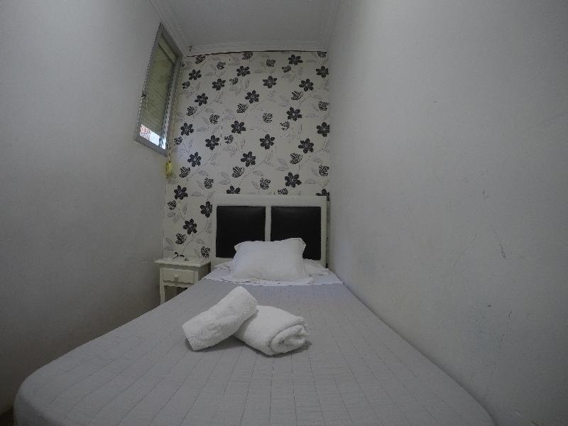 Hostal La Estrella Мадрид Екстериор снимка