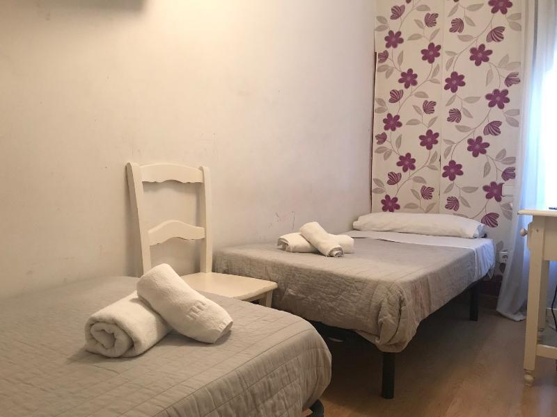 Hostal La Estrella Мадрид Екстериор снимка