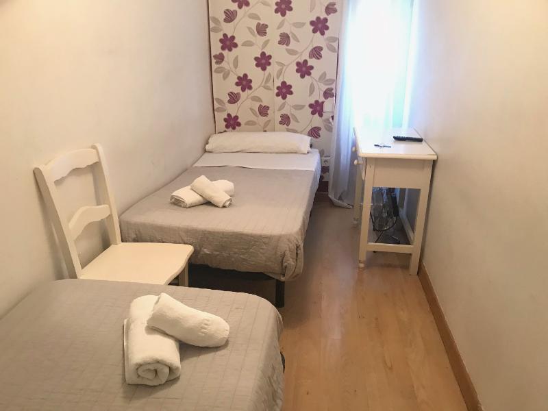 Hostal La Estrella Мадрид Екстериор снимка