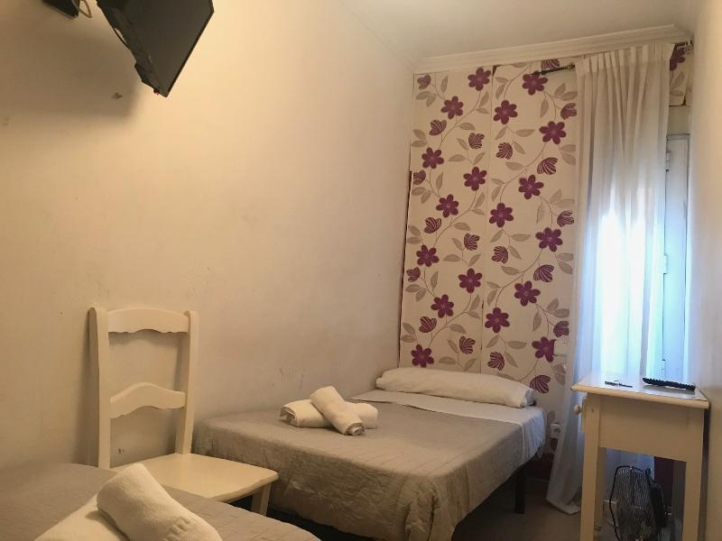 Hostal La Estrella Мадрид Екстериор снимка
