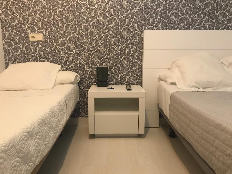 Hostal La Estrella Мадрид Екстериор снимка