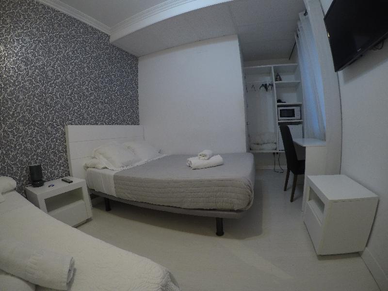 Hostal La Estrella Мадрид Екстериор снимка