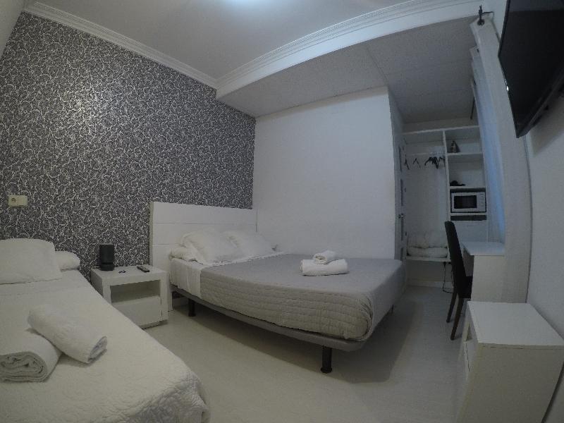 Hostal La Estrella Мадрид Екстериор снимка